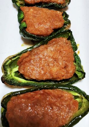 ハンバーグのリメイク♡ピーマンの肉詰め♪-レシピのメイン写真