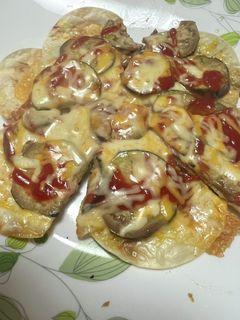 餃子の皮で簡単ピザ-レシピのメイン写真