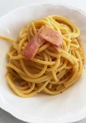 とんこつ味の鍋の素で濃厚カルボナーラ-レシピのメイン写真