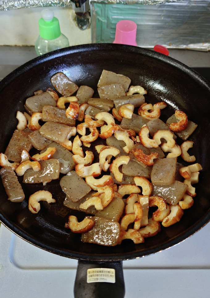 ヨウサマの減塩病院風ちくわと蒟蒻甘辛炒め-レシピのメイン写真