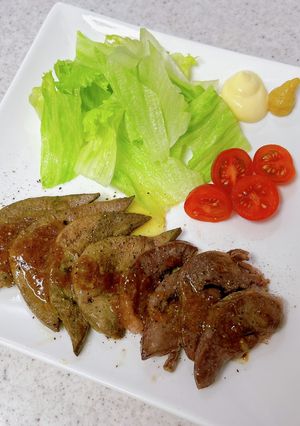 マーガリンで旨し!豚レバーのステーキ-レシピのメイン写真