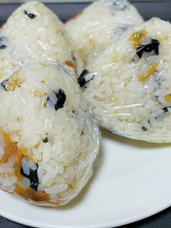 【簡単】梅と韓国海苔の混ぜおにぎり-レシピのメイン写真