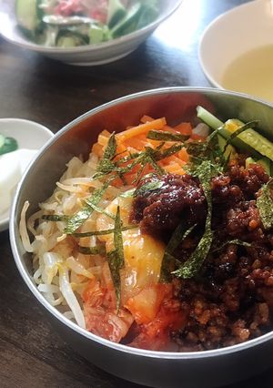 冷蔵庫にあるもんで！ピリ辛ビビンバ丼♡-レシピのメイン写真