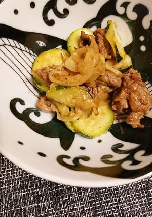 ズッキーニと牛肉のマヨカレー炒め-レシピのメイン写真