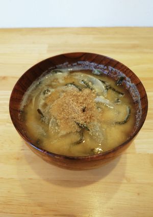 おからと玉ねぎ、昆布のかんたん味噌汁-レシピのメイン写真