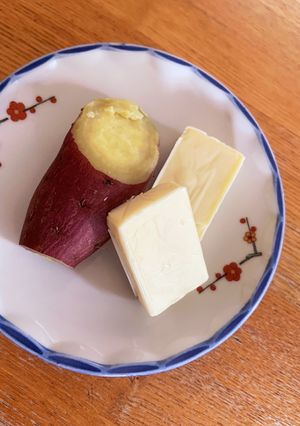至福の補食シリーズ☆蒸かしたお芋とチーズ-レシピのメイン写真