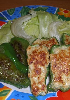 鶏肉でピーマンの肉詰め(カレー風味)-レシピのメイン写真