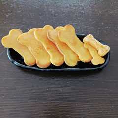 A picture of 犬用　米粉とトマトのクッキー　材料3つ.