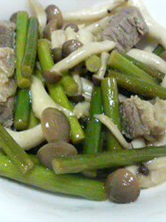 簡単しめじと牛すじの塩レモン炒め-レシピのメイン写真