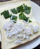 ホワイト食パンでじゃこシソチーズトースト