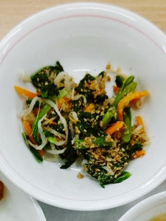 給食☆小松菜と人参のごま和え-レシピのメイン写真