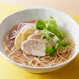 大豆麺で作るレタスとゆで鶏のレモン風味麺