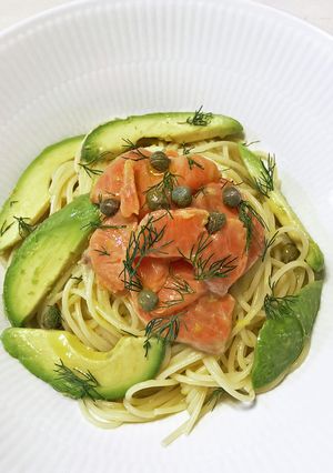 アボカドとサーモンの冷製パスタ-レシピのメイン写真