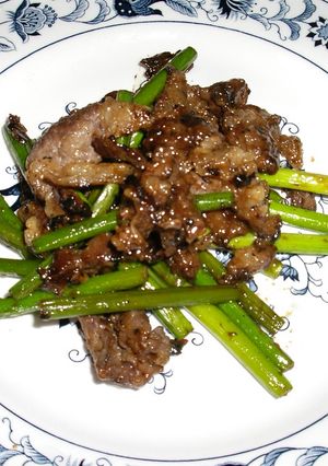 牛肉とにんにくの芽炒め-レシピのメイン写真