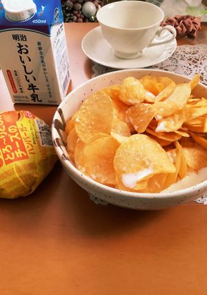 おやつにポテチミルク!超簡単!-レシピのメイン写真