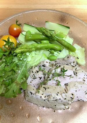 鶏胸肉で簡単蒸し鶏♪　ハーブチキン-レシピのメイン写真