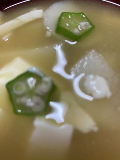 長芋、豆腐、オクラの味噌汁-レシピのメイン写真
