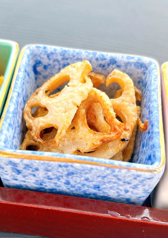 蓮根が甘い♪蓮根の塩レモン炒め-レシピのメイン写真