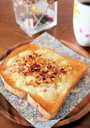 チーズとかつおぶし！おかかチーズトースト-レシピのメイン写真