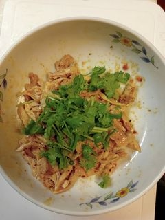 ピリ辛チキンサラダ(蒸し鶏の辣油和え)-レシピのメイン写真