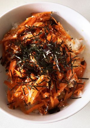 ちゃちゃっと手軽！にんじんきんぴら丼-レシピのメイン写真