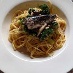 A picture of ブロッコリーとオイルサーディンのパスタ.