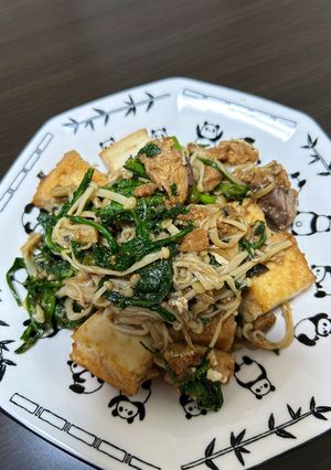 鯖缶と春菊の炒め物-レシピのメイン写真