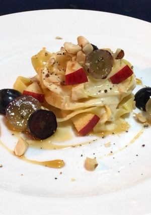 果物とナッツとゴルゴンゾーラのパスタ-レシピのメイン写真