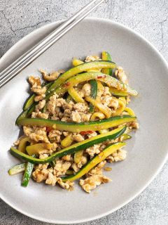豚肉とズッキーニのピリ辛オイスター炒め-レシピのメイン写真