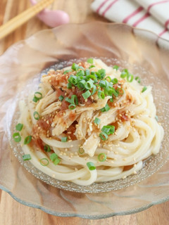 さっぱり♫蒸し鶏の梅つゆ冷やしうどん-レシピのメイン写真