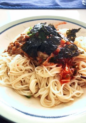 夏は簡単ランチ！納豆キムチ素麺-レシピのメイン写真