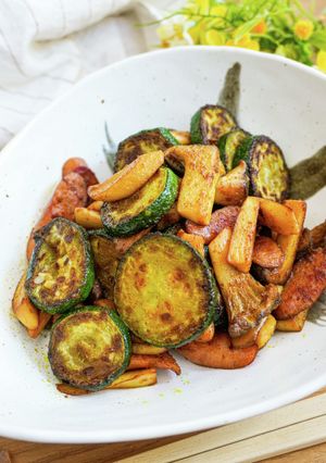 ズッキーニとエリンギのカレー粉炒め-レシピのメイン写真