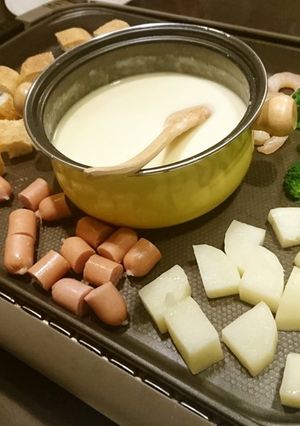 ホットプレート☆チーズフォンデュ-レシピのメイン写真