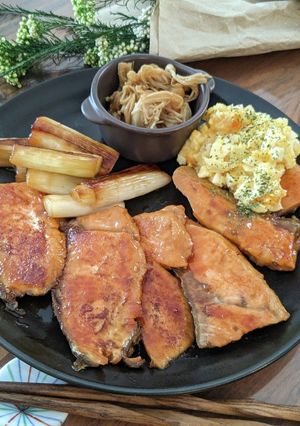 簡単♡鮭の照り焼き♡付け合せ野菜を添えて-レシピのメイン写真