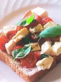 カプレーゼトースト★パン★朝ご飯★トマト-レシピのメイン写真