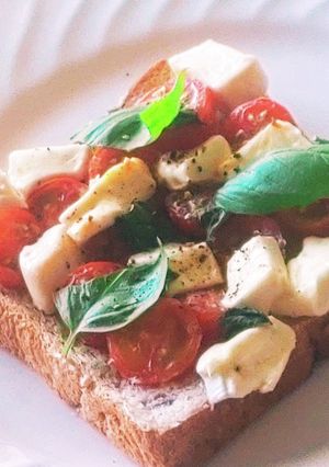 カプレーゼトースト★パン★朝ご飯★トマト-レシピのメイン写真