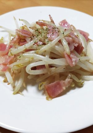 ベーコンともやしの粉チーズ-レシピのメイン写真