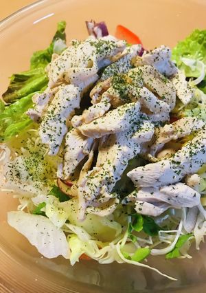 市販サラダ●塩茹でチキンのあっさりサラダ-レシピのメイン写真
