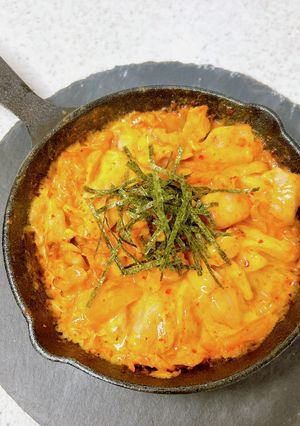 辛さ控えめ♪鶏キムチーズのスキレット焼き-レシピのメイン写真