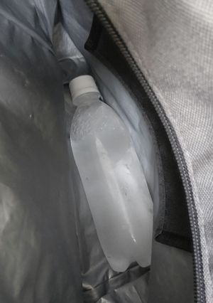 保冷剤を買わなくて済む♪冷凍ペットボトル-レシピのメイン写真