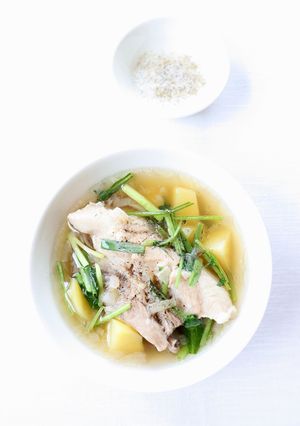 【スペアリブとじゃがいもの中華スープ】-レシピのメイン写真
