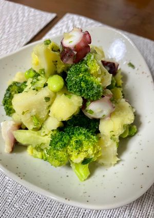 タコとブロッコリーのバジル和え-レシピのメイン写真