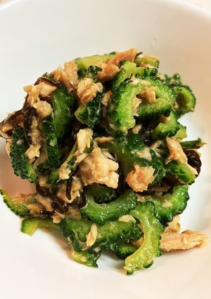 ゴーヤとツナ缶の塩昆布炒め-レシピのメイン写真