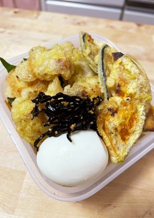 豚天のカレー味☆鳥ごぼう炊き込みご飯弁当-レシピのメイン写真