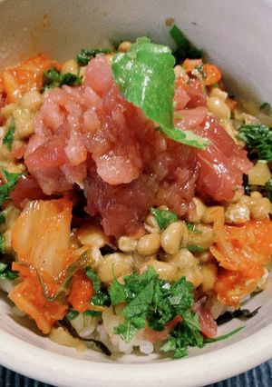 まぐろ丼　納豆キムチと薬味のせ-レシピのメイン写真
