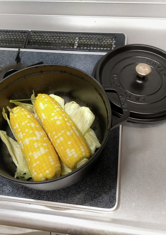 STAUBで蒸しとうもろこし-レシピのメイン写真