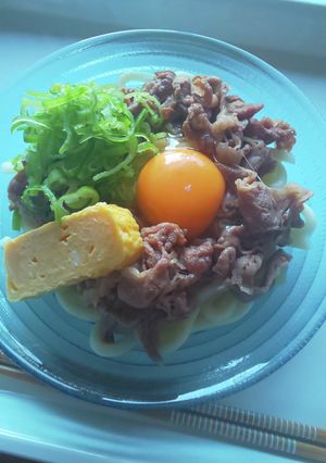 簡単♪冷やしすき焼き釜玉うどん(*^o^-レシピのメイン写真