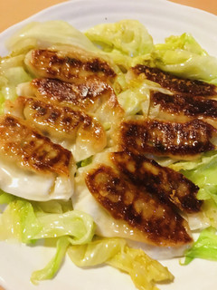 レトルト餃子●レタスといっしょ焼き-レシピのメイン写真
