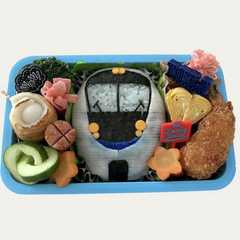 รูปของ 電車弁当　サンダーバード♪