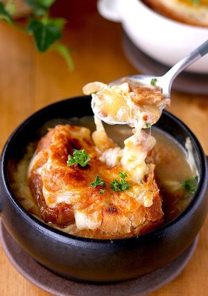 ベーコン＆オニオングラタンスープ-レシピのメイン写真